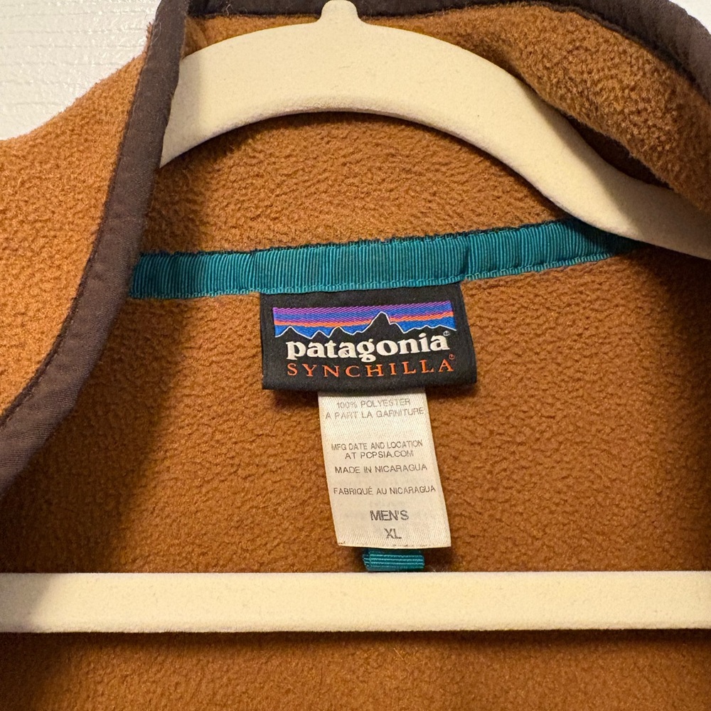 Patagonia Brown and Cream Zip Up Sweater - Picture 3 of 3